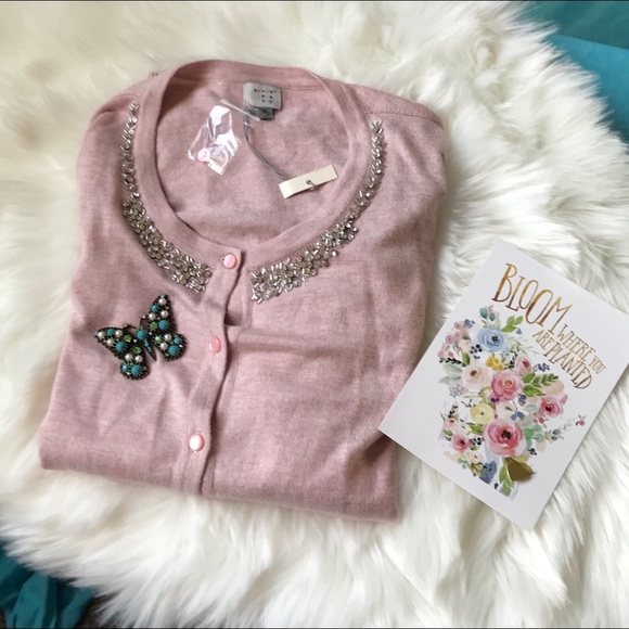 Sweaters - Pink embellished cardigan